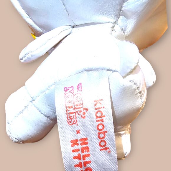 Hello Kitty Nissin Noodles egg keychain - Picture 3 of 3